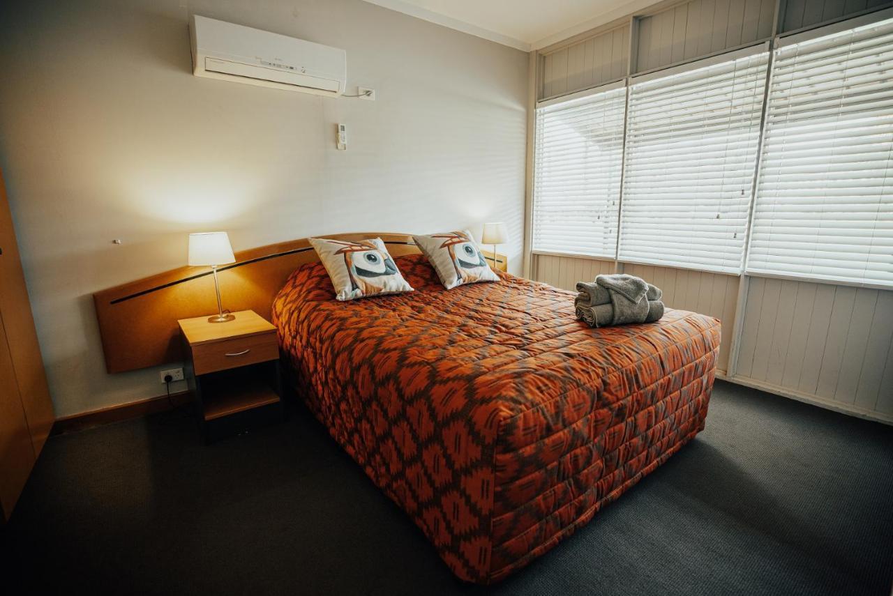 Seasons Hotel Newman Dış mekan fotoğraf