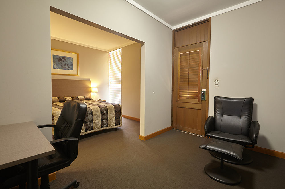 Seasons Hotel Newman Dış mekan fotoğraf