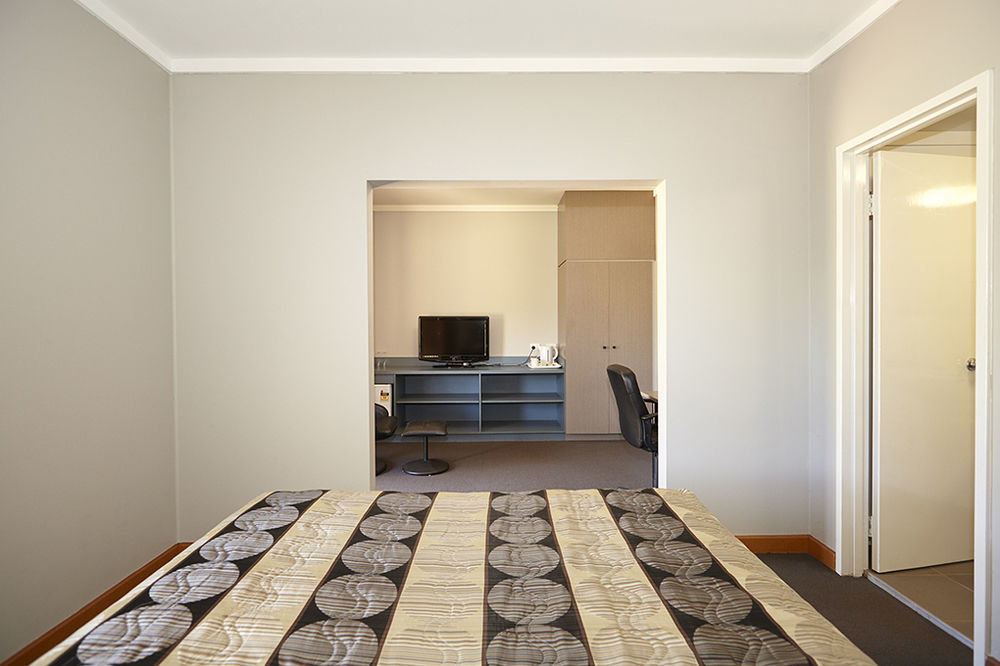 Seasons Hotel Newman Dış mekan fotoğraf